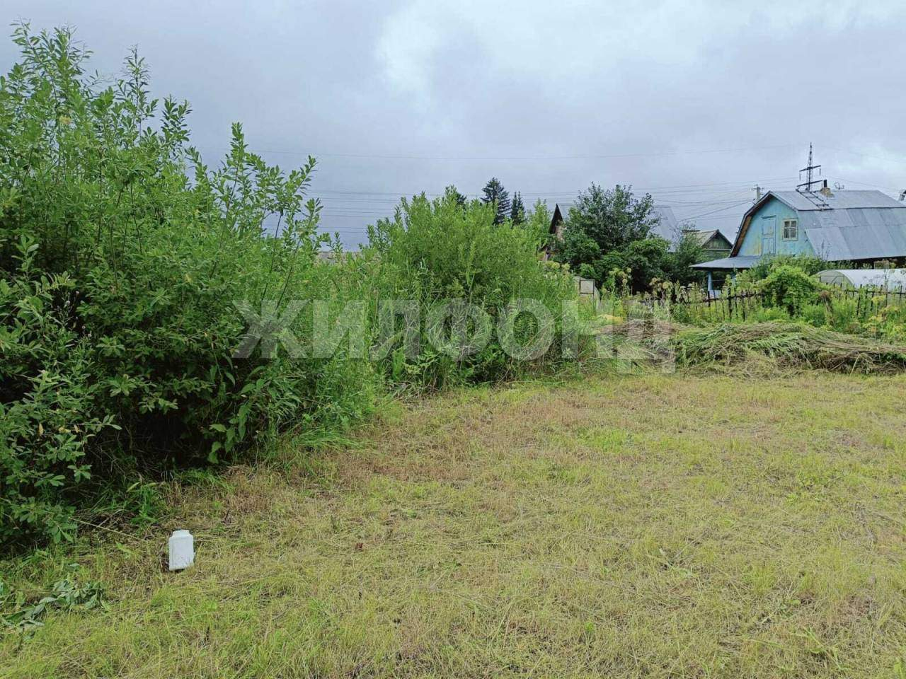 Продам земельный участок 1027 м.кв.