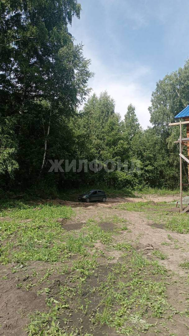 Продам земельный участок 1000 м.кв.