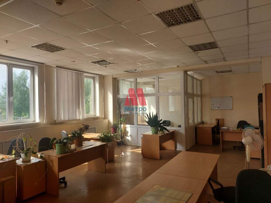 Сдам в аренду торговое помещение 7000 м.кв.