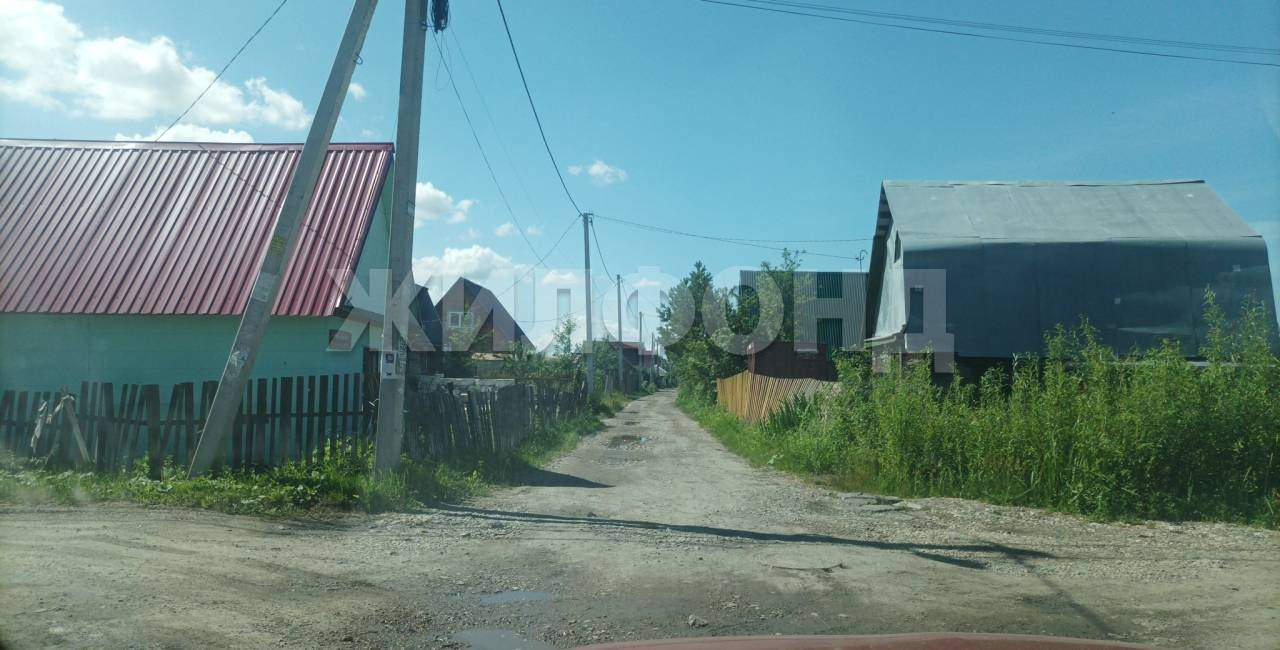 Продам земельный участок 720 м.кв.