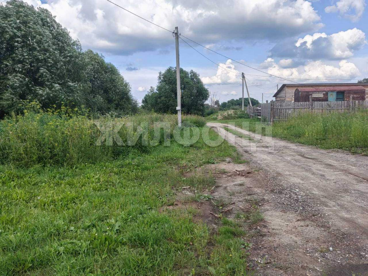 Продам земельный участок 1900 м.кв.