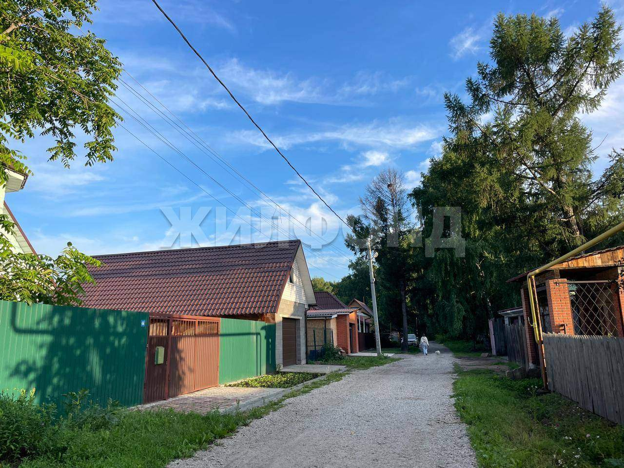 Продам земельный участок 650 м.кв.