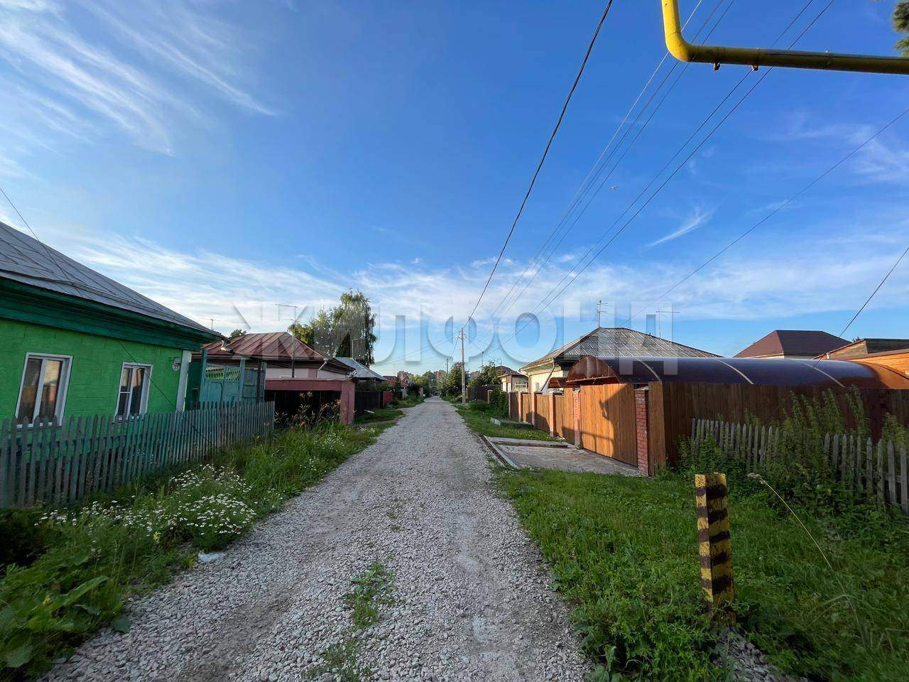 Продам земельный участок 650 м.кв.