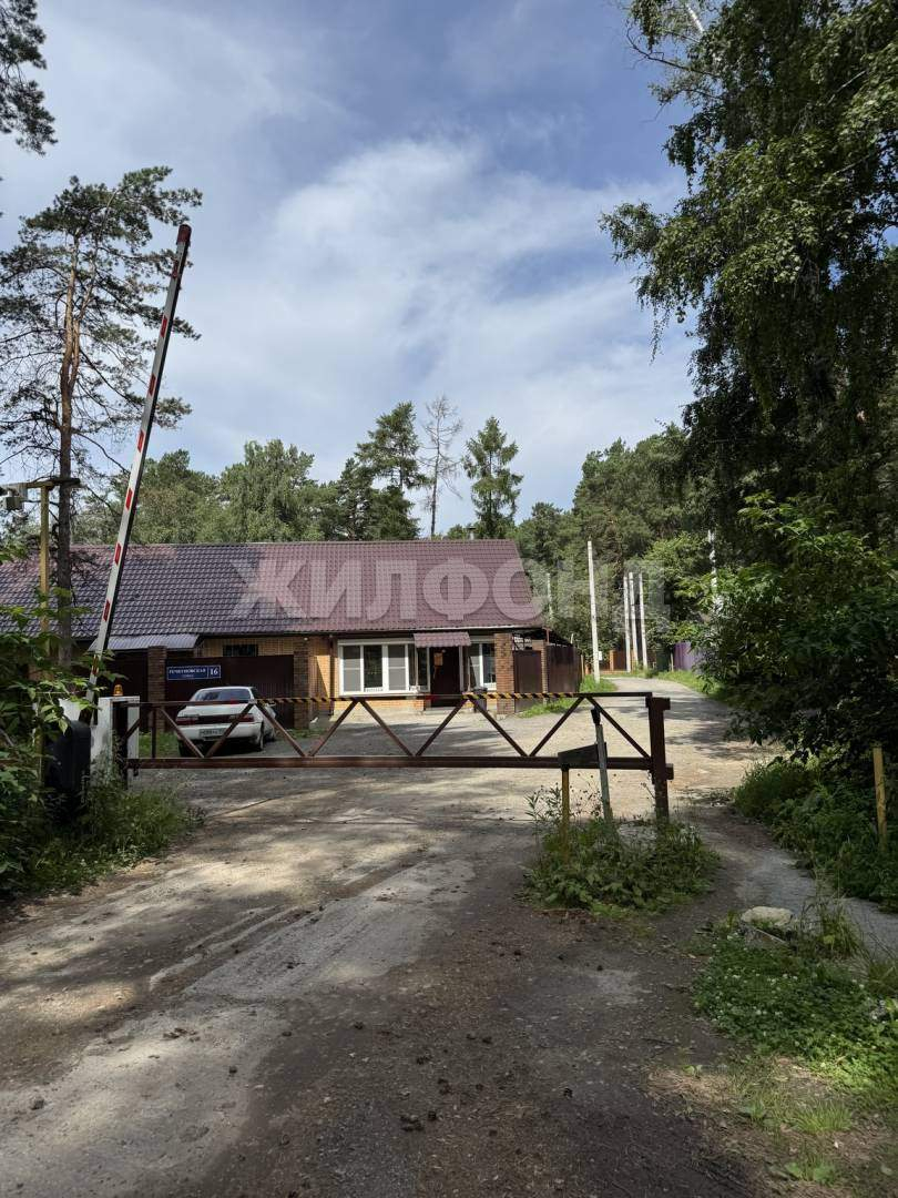 Продам земельный участок 1000 м.кв.