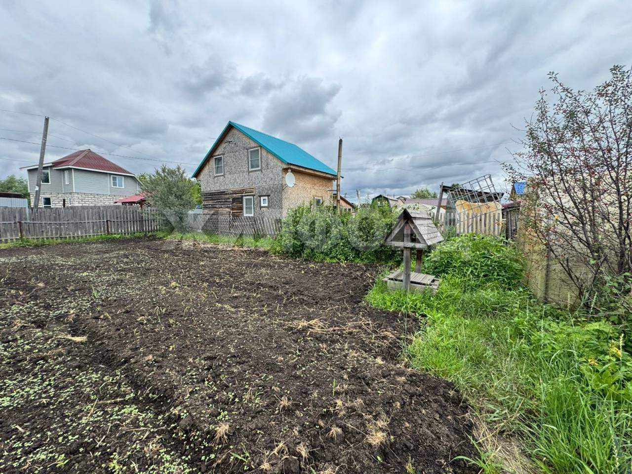 Продам земельный участок 600 м.кв.