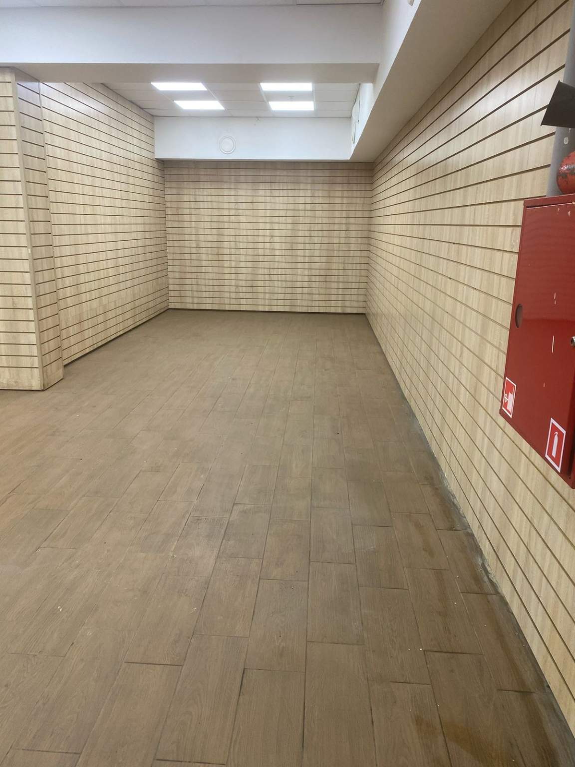 Сдам в аренду магазин 359.4 м.кв.