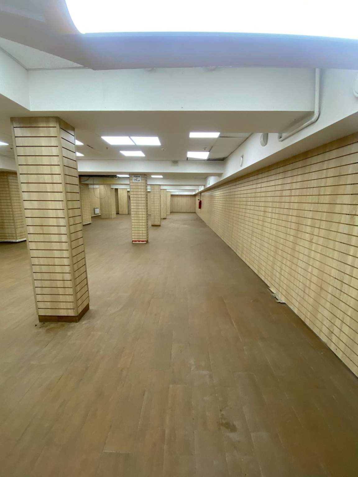 Сдам в аренду магазин 359.4 м.кв.