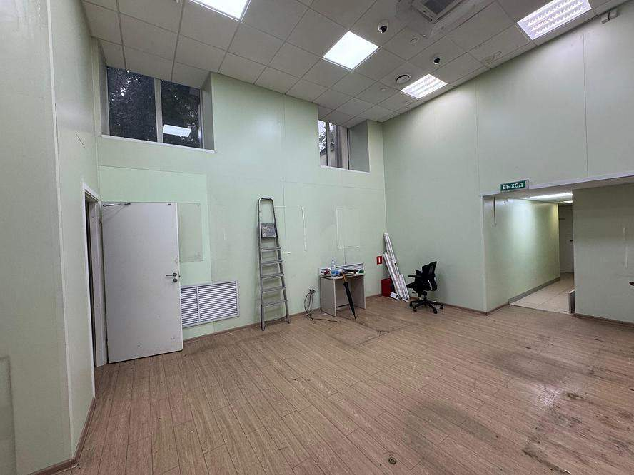 Сдам в аренду магазин 314.2 м.кв.