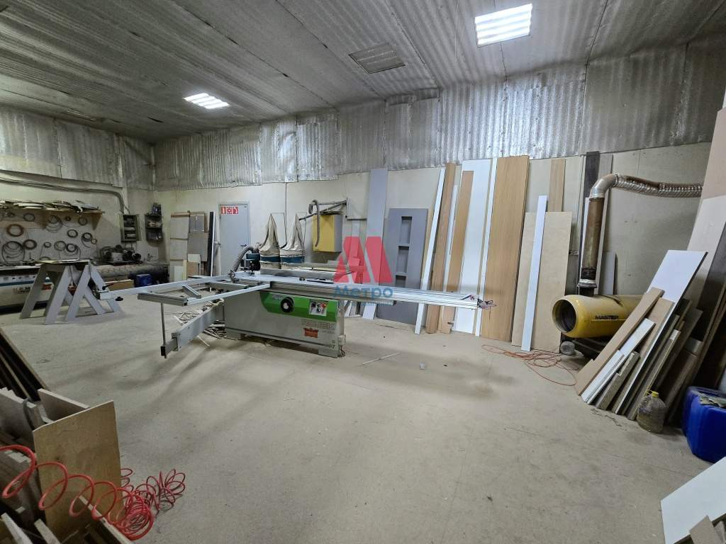 Продам помещение свободного назначения 1200 м.кв.