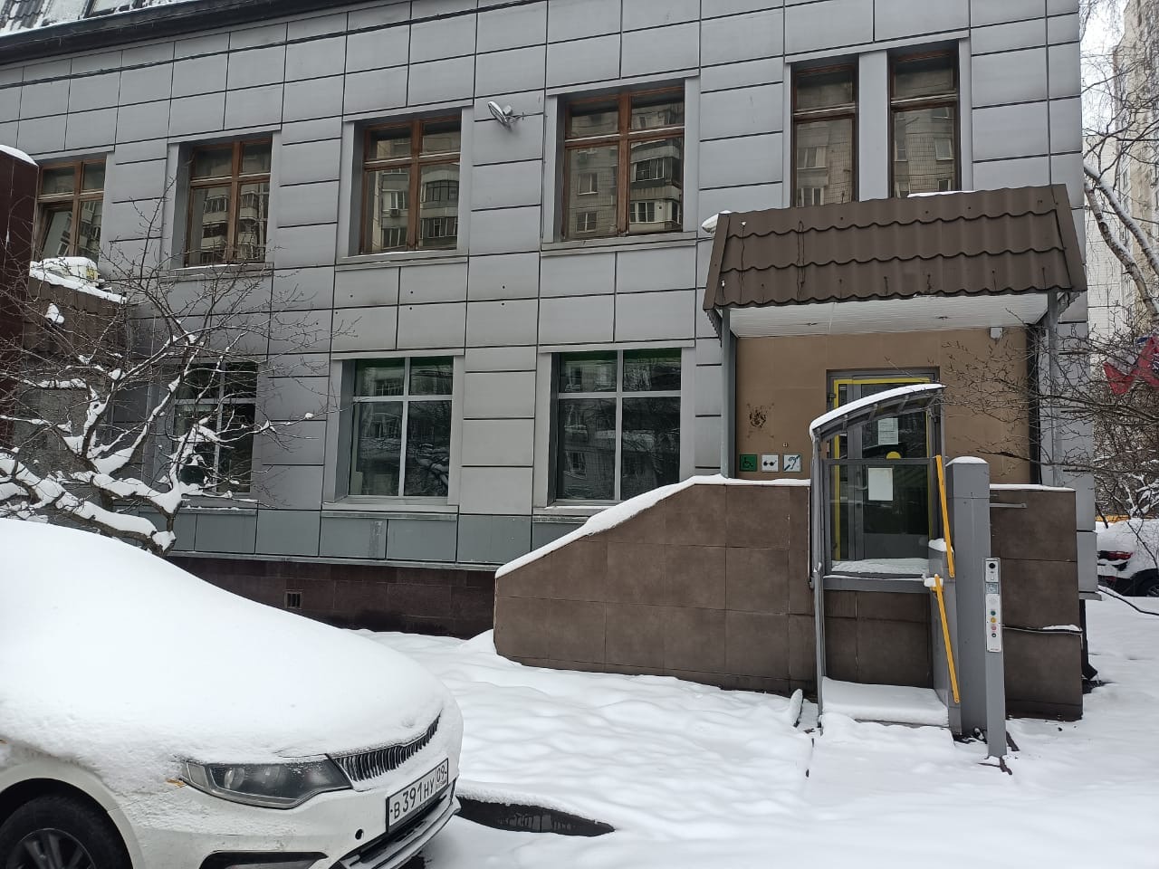 Сдам в аренду помещение свободного назначения 185.5 м.кв.