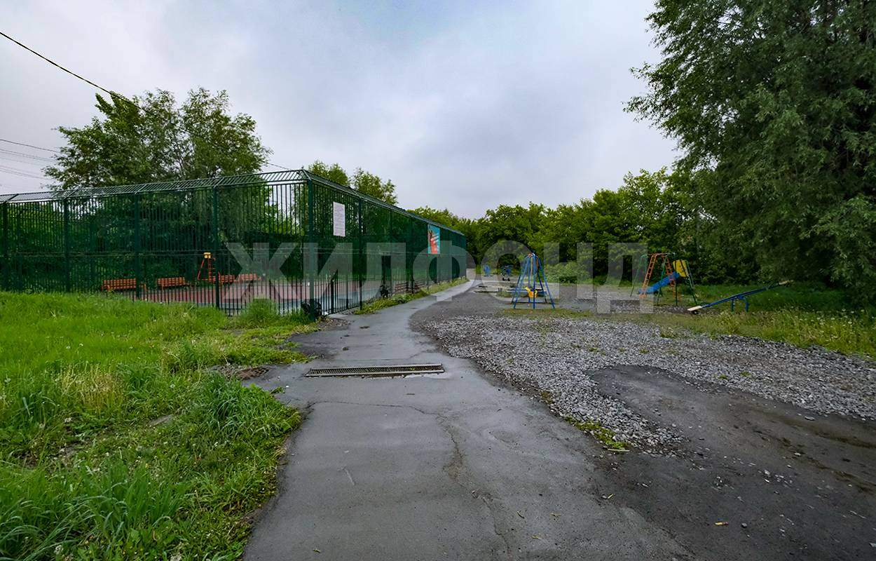 Продам земельный участок 2000 м.кв.