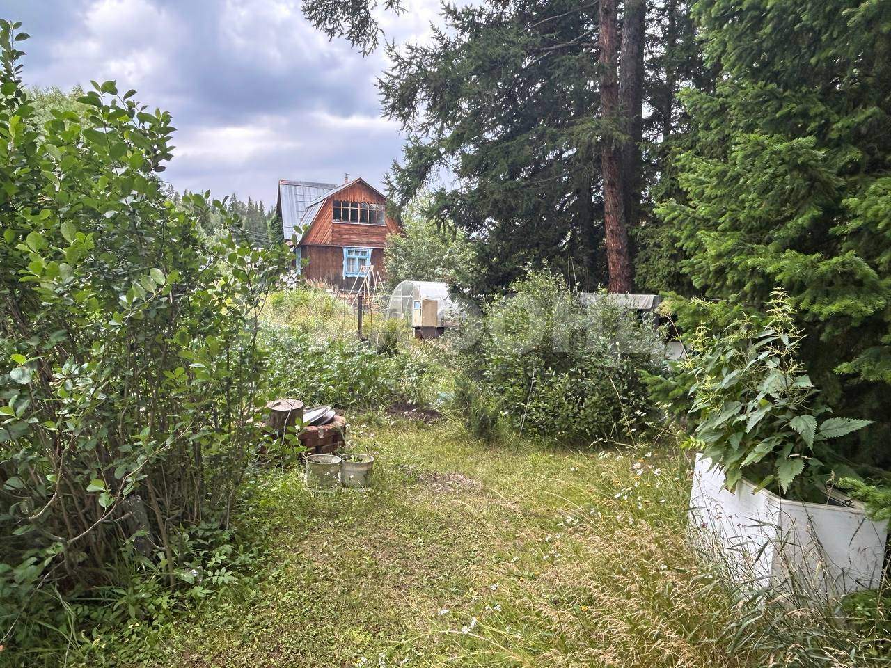 Продам земельный участок 1200 м.кв.