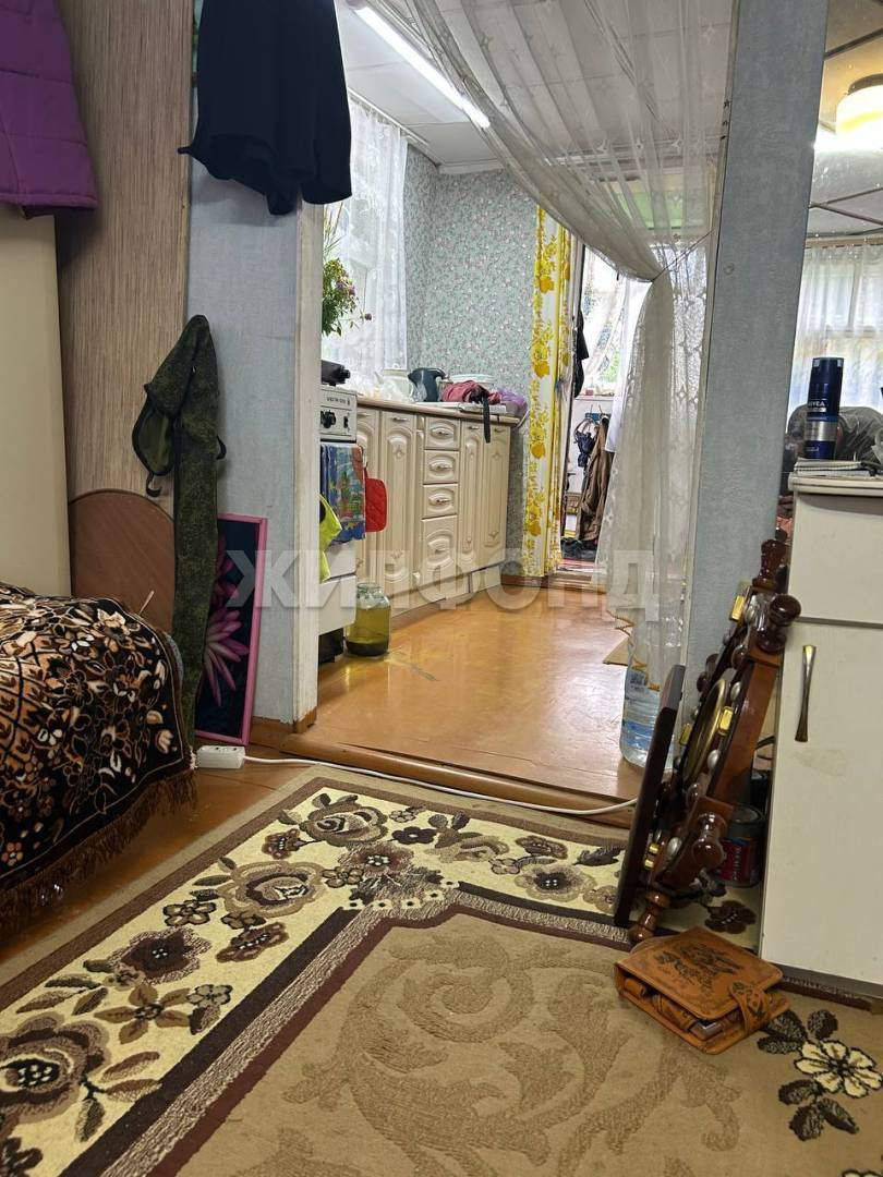 Продам земельный участок 1200 м.кв.