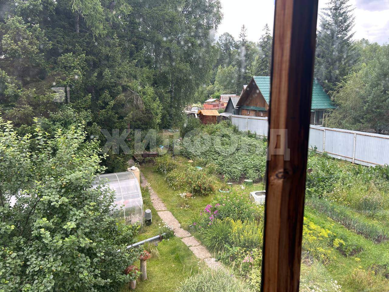 Продам земельный участок 1200 м.кв.