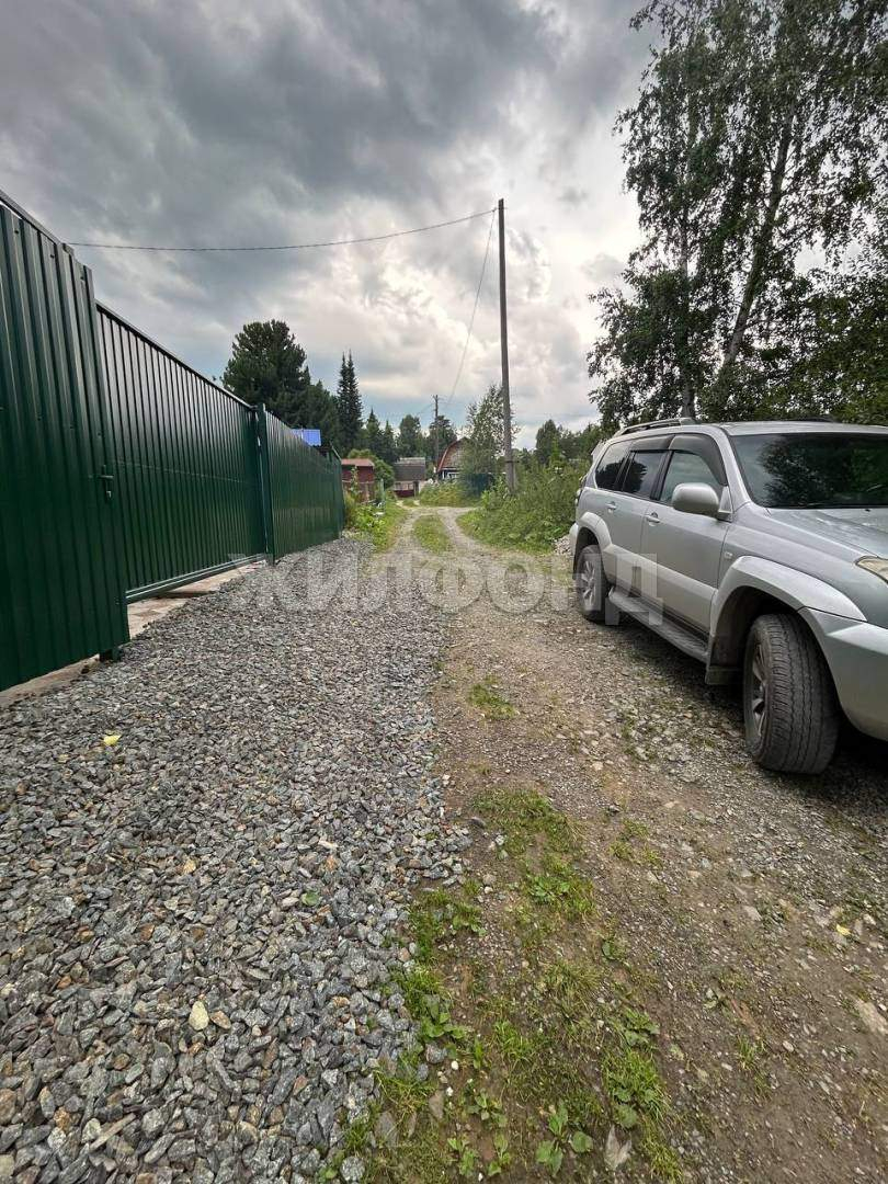 Продам земельный участок 1200 м.кв.