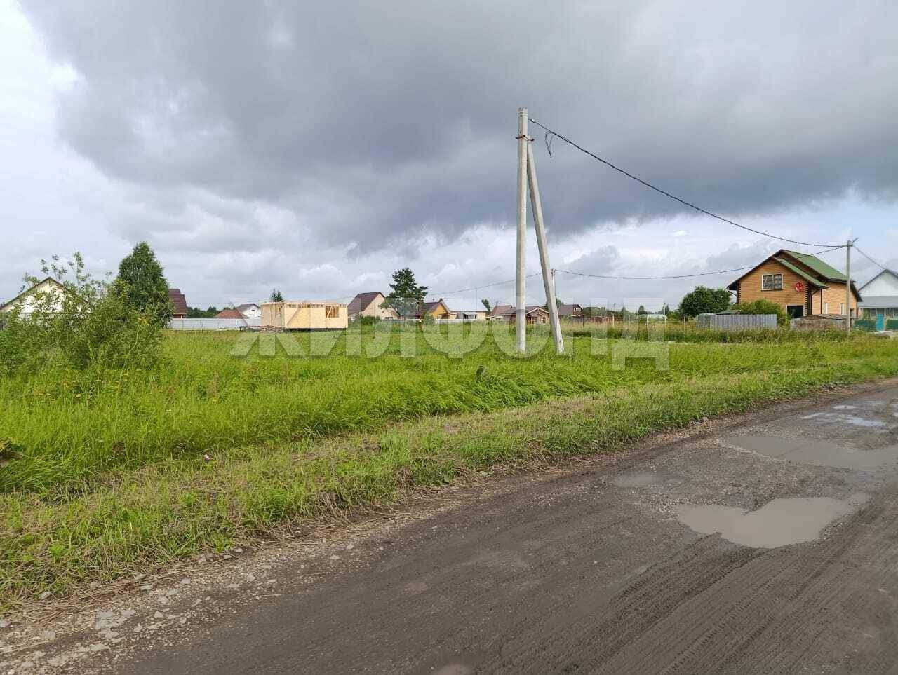 Продам земельный участок 1075 м.кв.