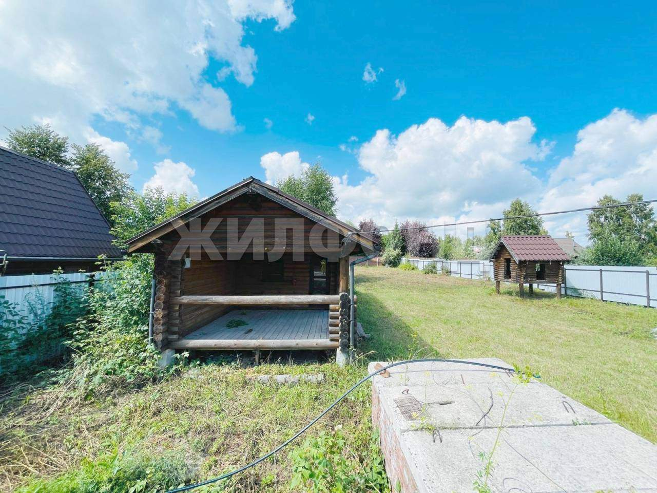 Продам земельный участок 1400 м.кв.