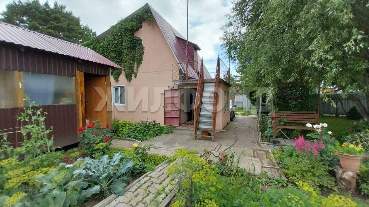 Продам земельный участок 567 м.кв.