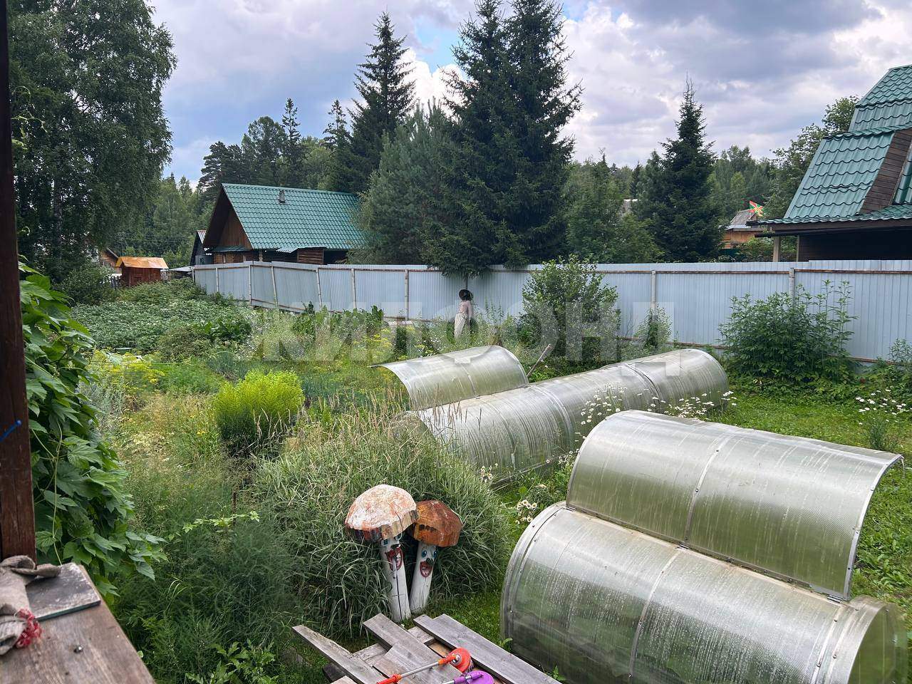 Продам земельный участок 1200 м.кв.