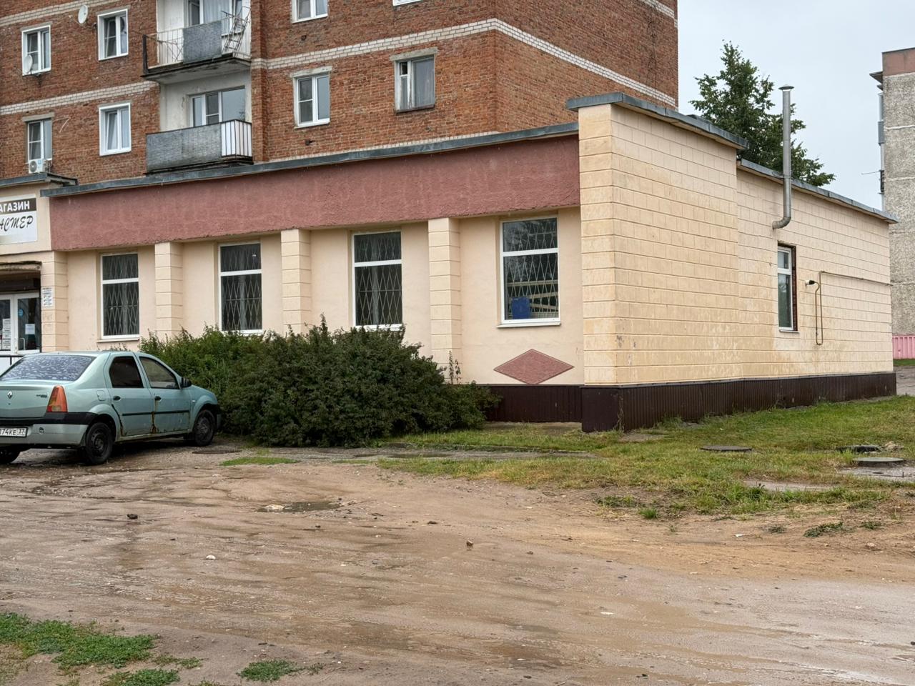 Торговая площадь в аренду в Юже, Осипенко улица, 16/14 фото №0