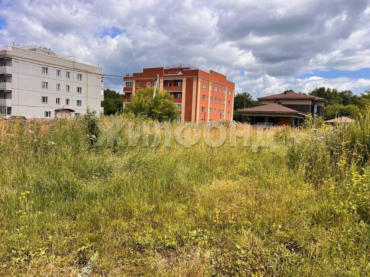 Продам земельный участок 746 м.кв.