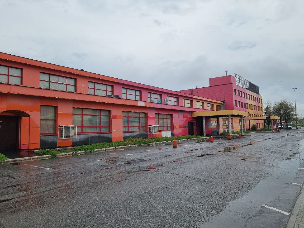 Торговая площадь в аренду в Оренбурге, Шарлыкское шоссе, 1/6 фото №0