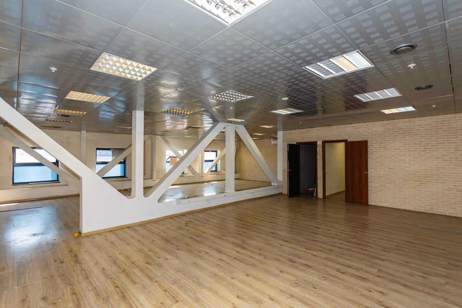 Сдам в аренду офис 53 м.кв.