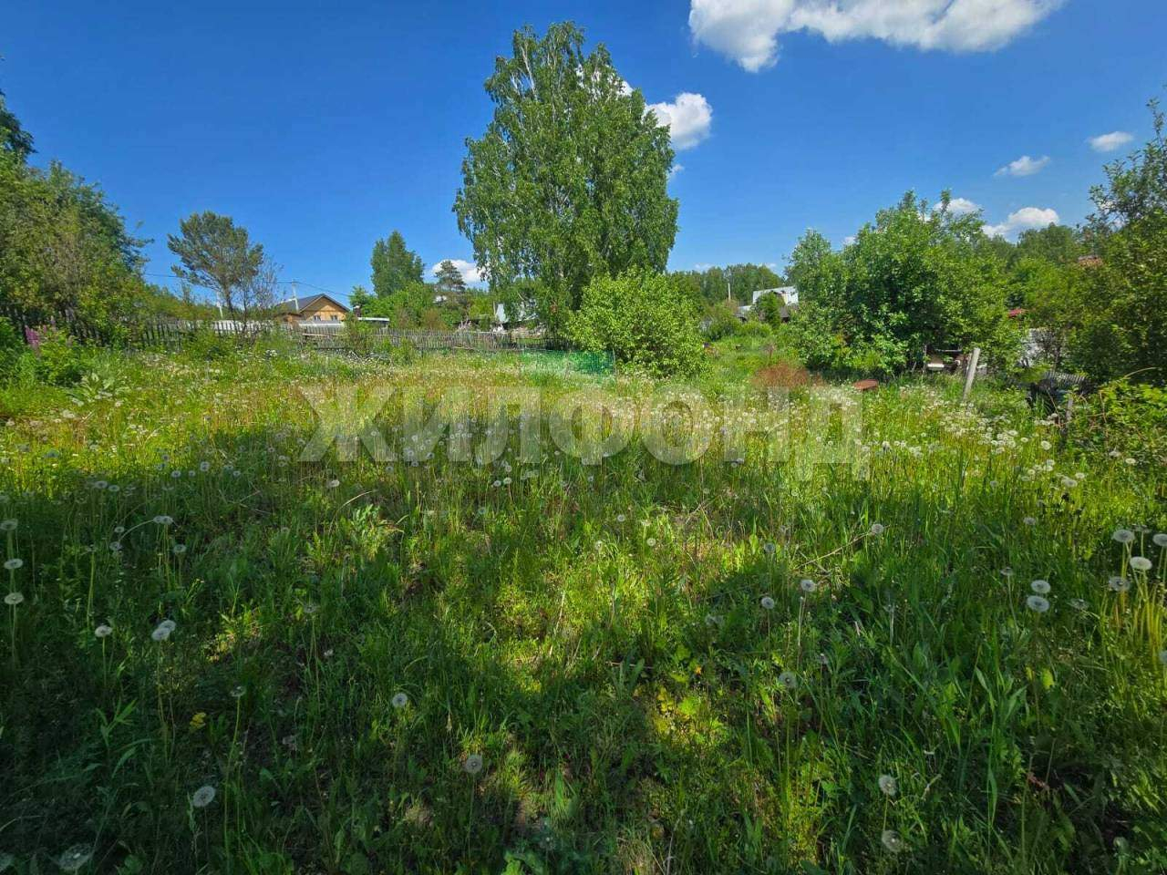 Продам земельный участок 550 м.кв.