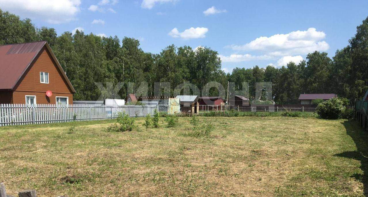 Продам земельный участок 721 м.кв.