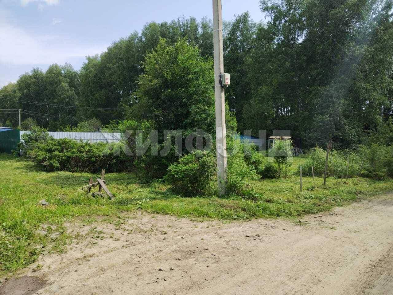 Продам земельный участок 770 м.кв.