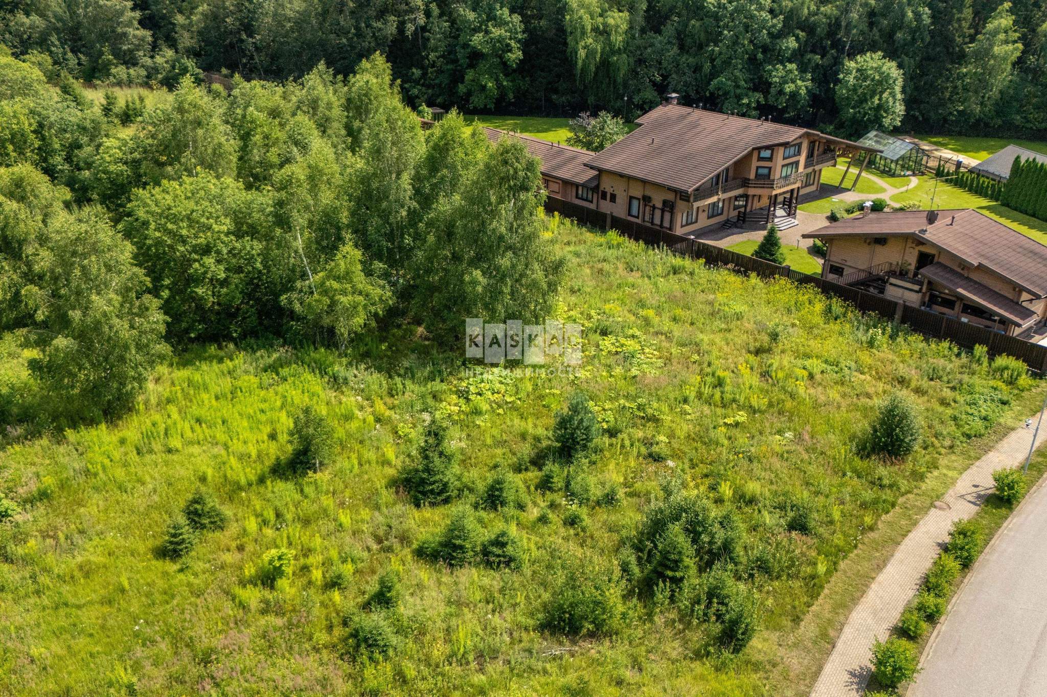 Продам земельный участок 7800 м.кв.