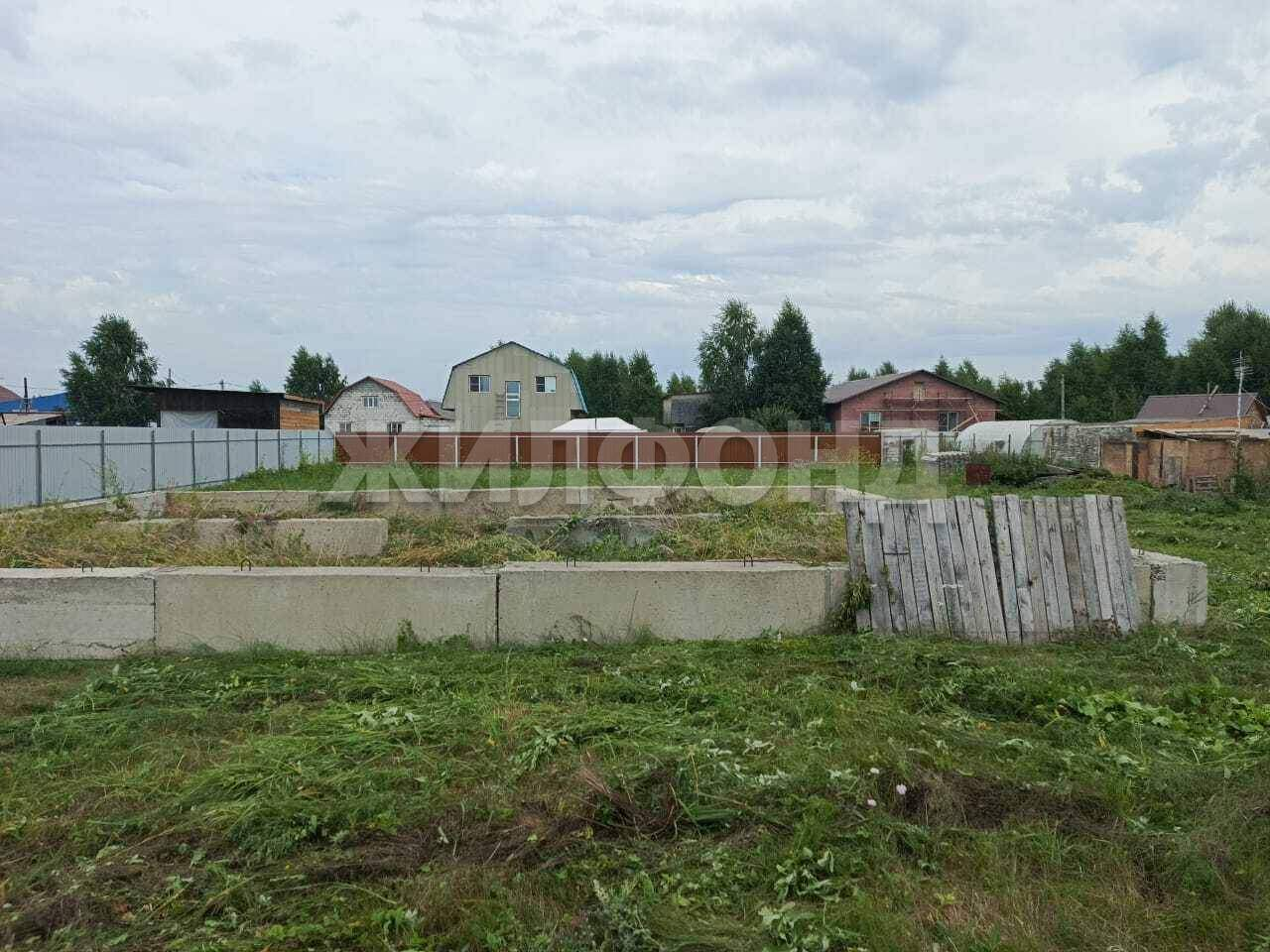 Продам земельный участок 984 м.кв.