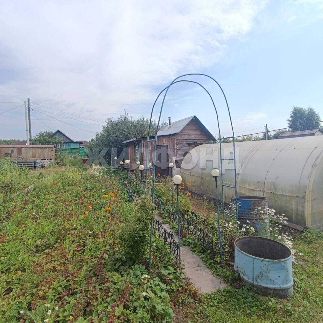 Продам земельный участок 700 м.кв.