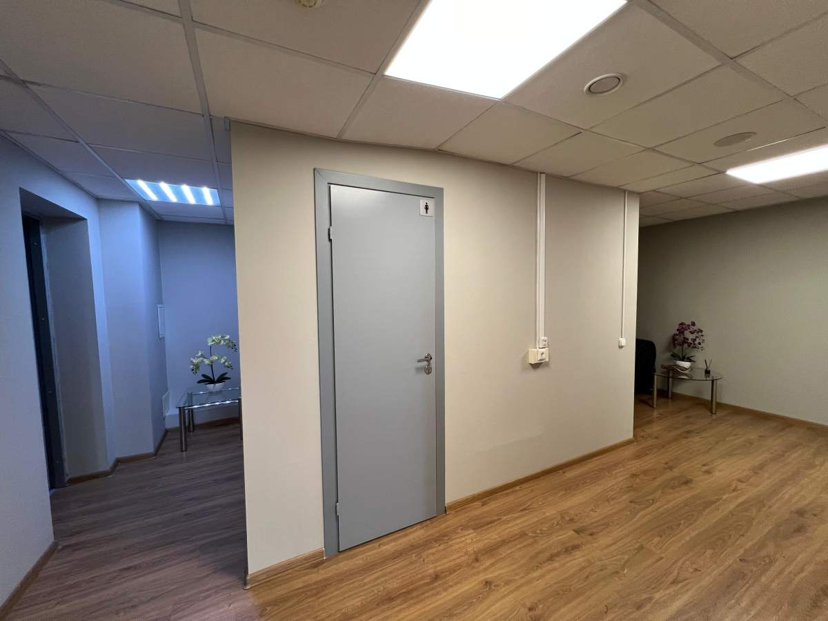 Сдам в аренду офис 284.3 м.кв.