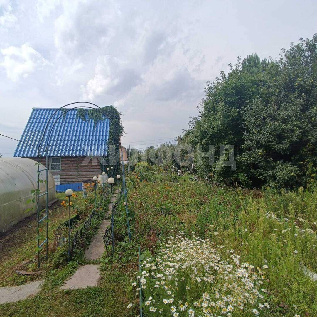 Продам земельный участок 700 м.кв.