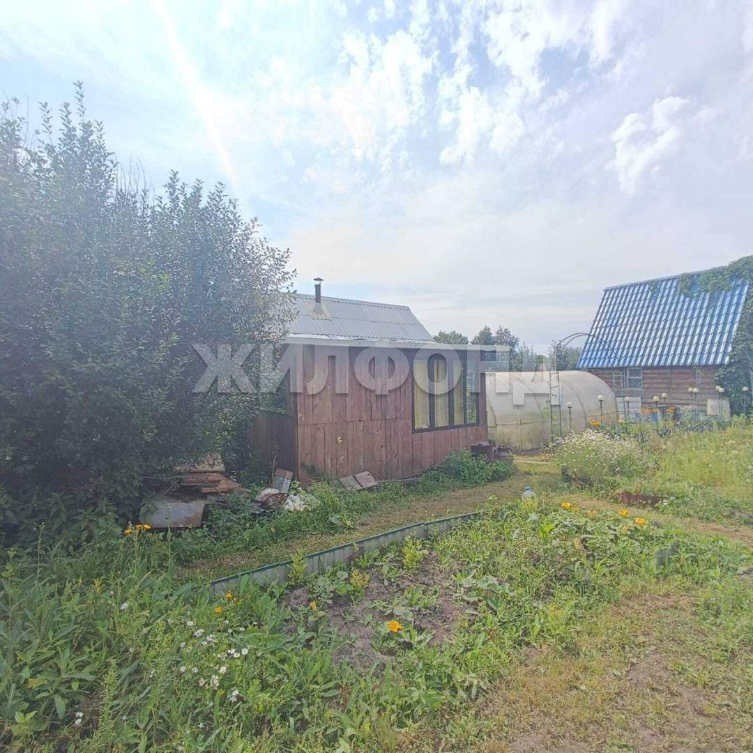 Продам земельный участок 700 м.кв.