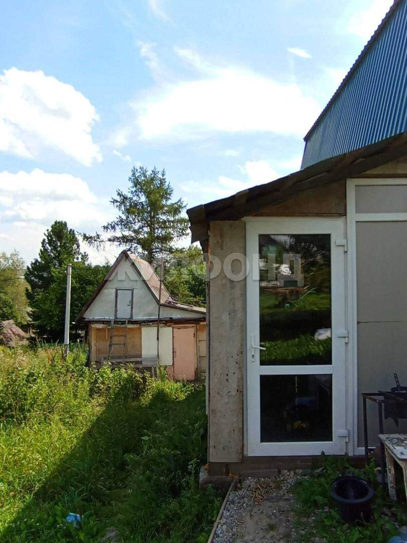 Продам земельный участок 741 м.кв.