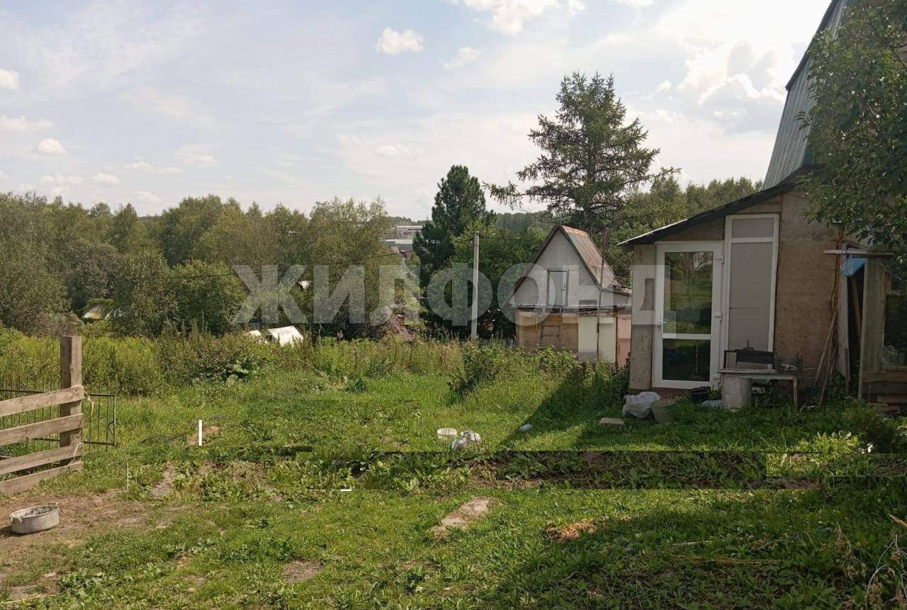 Продам земельный участок 741 м.кв.