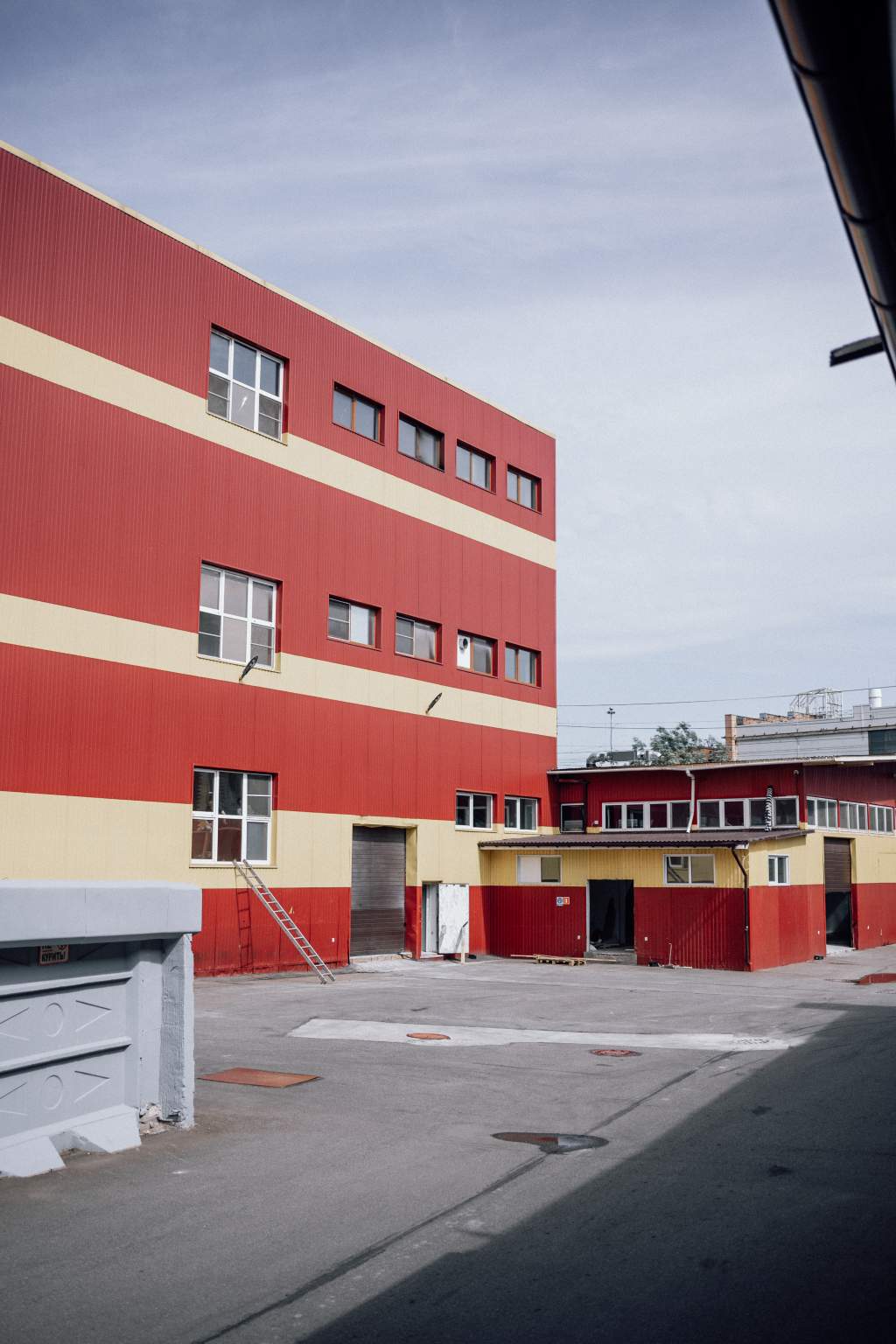 Сдам в аренду производственное помещение 2330 м.кв.