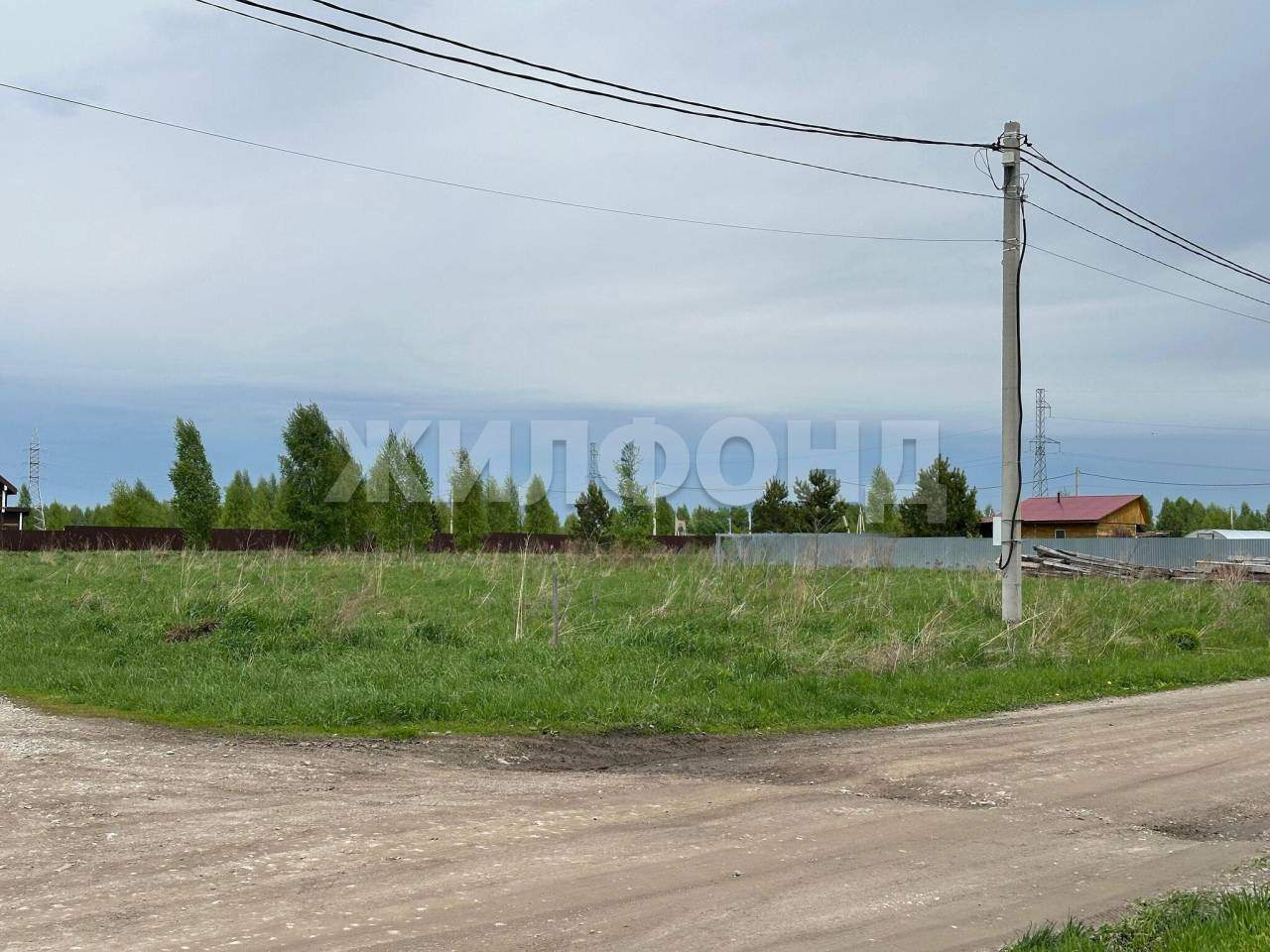 Продам земельный участок 1716 м.кв.