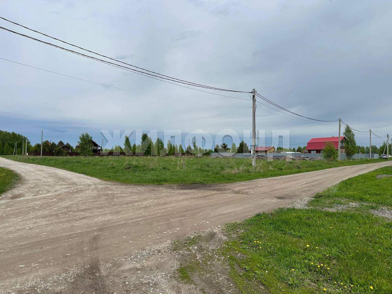 Продам земельный участок 1716 м.кв.