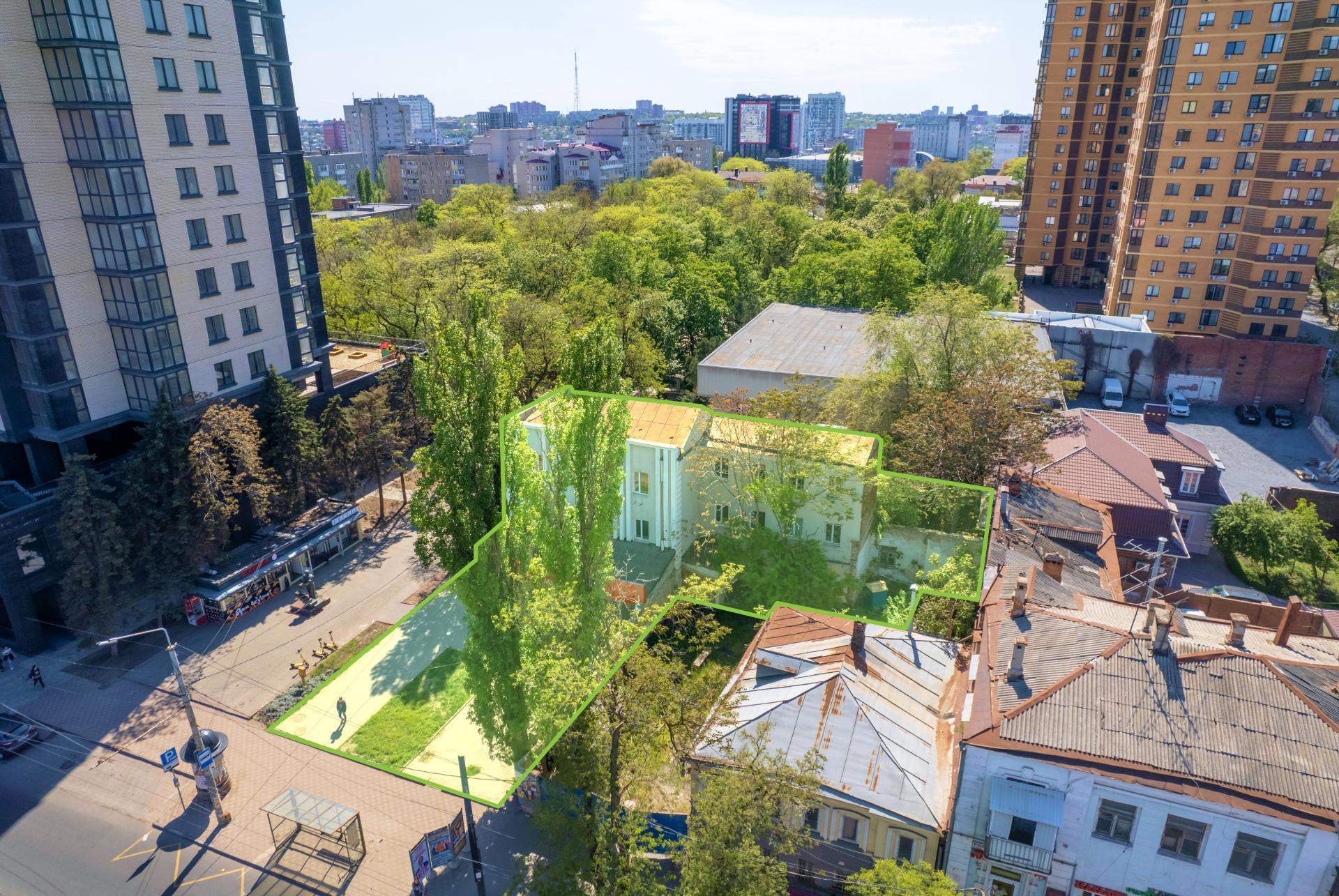 Продам торговое помещение 785.8 м.кв.