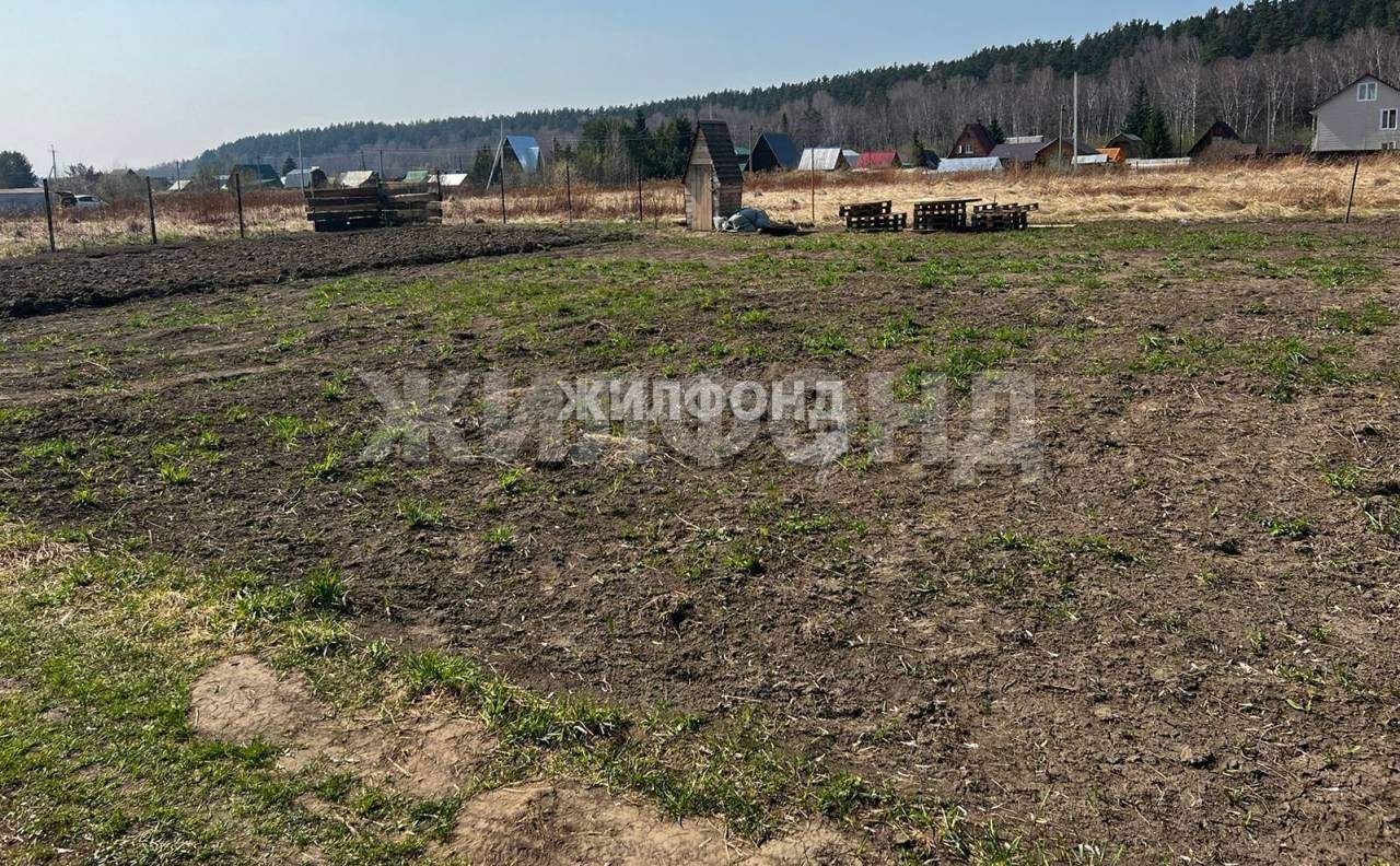 Продам земельный участок 880 м.кв.