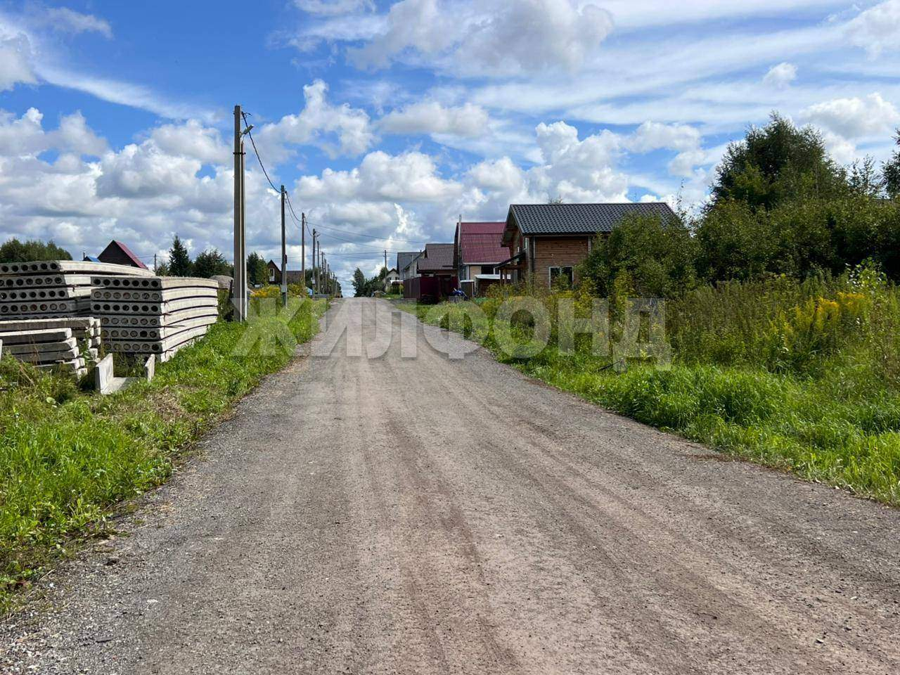 Продам земельный участок 1000 м.кв.