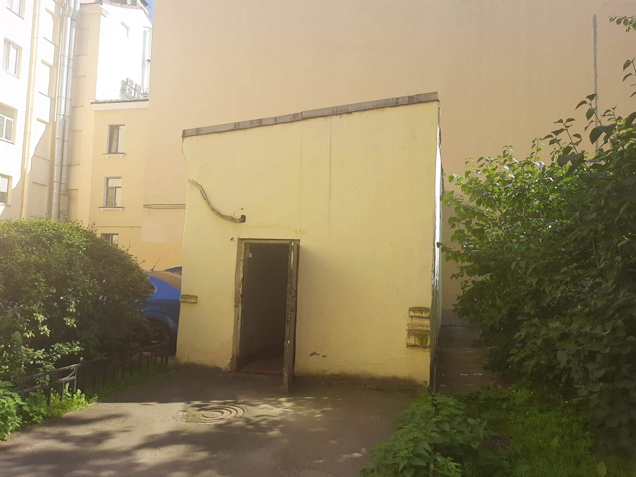 Продам торговое помещение 14.5 м.кв.