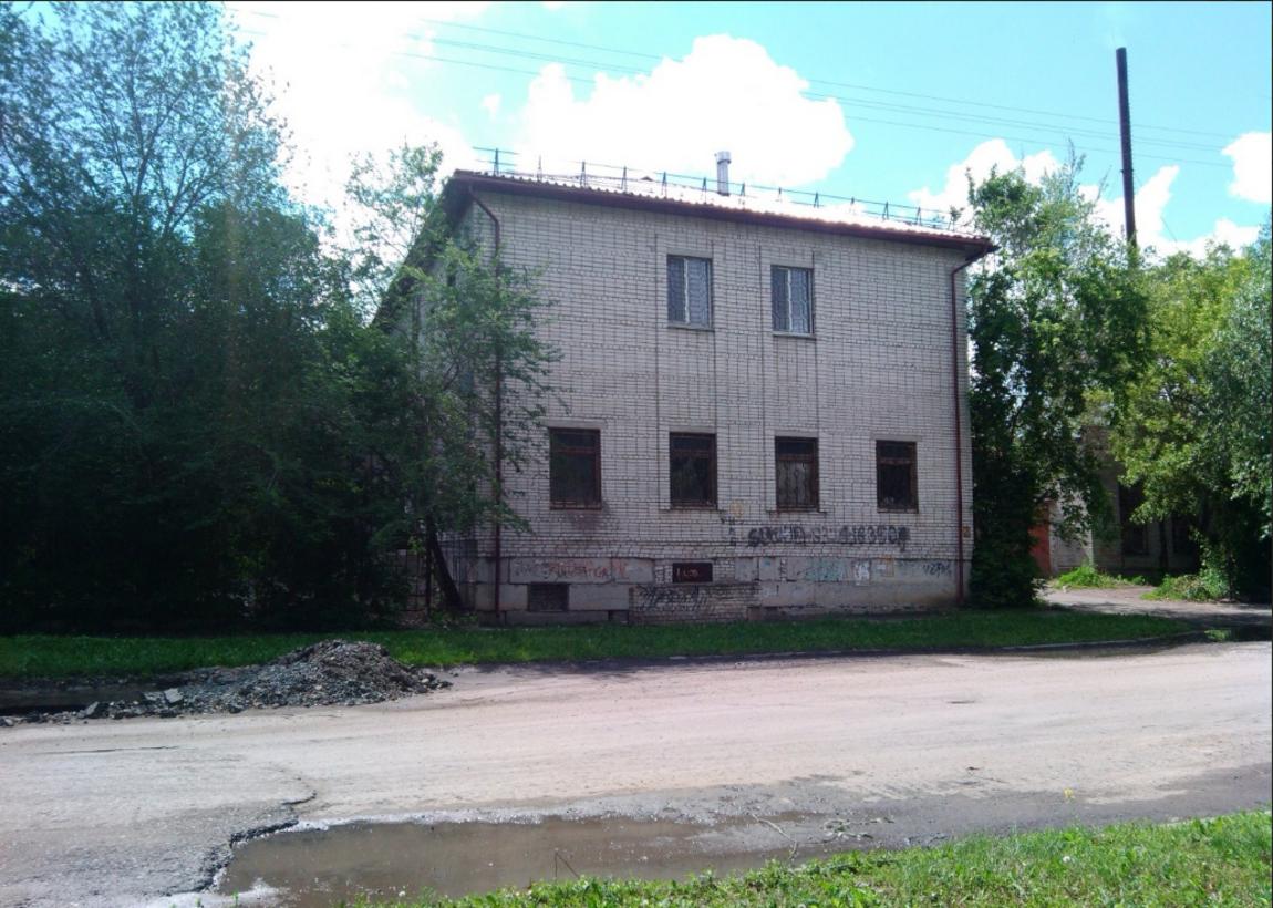 Продам торговое помещение 1610.5 м.кв.