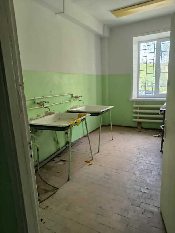 Продам торговое помещение 1610.5 м.кв.