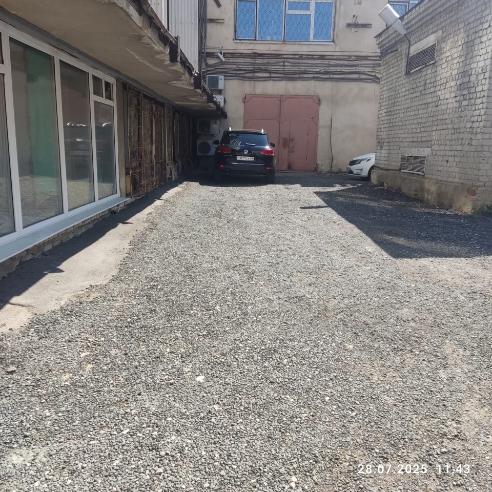 Продам торговое помещение 2715.7 м.кв.