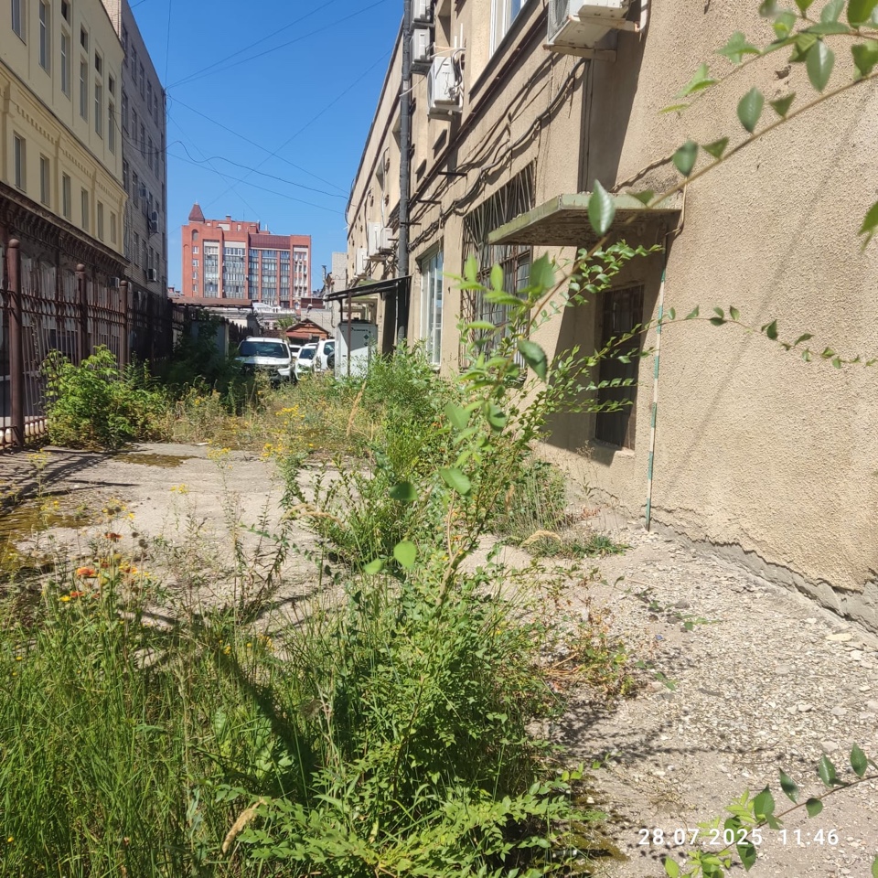 Продам торговое помещение 2715.7 м.кв.