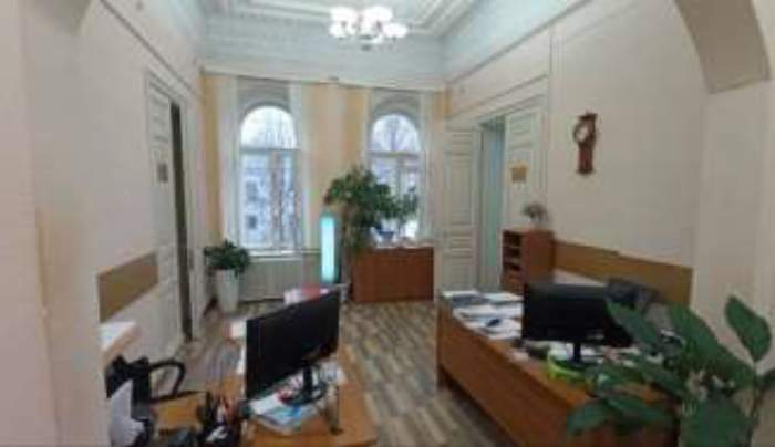 Продам торговое помещение 556.6 м.кв.